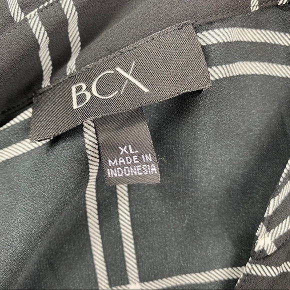 BCX plaid roll tab button up collared blouse - Picture 11 of 12